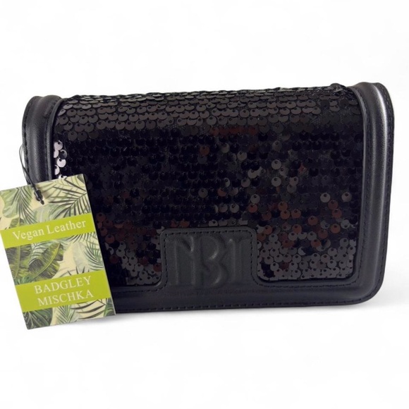 Badgley Mischka Handbags - Badgley Mischka Black Sequin Clutch